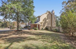 525 Forest Green Dr, Tallahassee, FL 32308