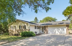 9920 36th Place N, Plymouth, MN 55441
