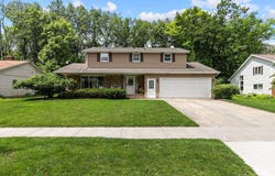 58 CRESTVIEW Drive, APPLETON, WI 54915
