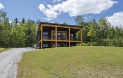 53 Harmony Row, Bethel, ME 04217
