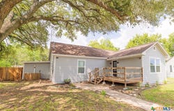 310 E Second St, Cuero, TX 77954