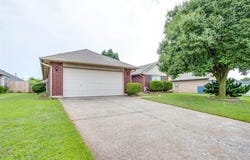 408 E Magnolia Terrace, Mustang, OK 73064