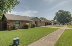 2013 Rushing Springs Trail, Edmond, OK 73013