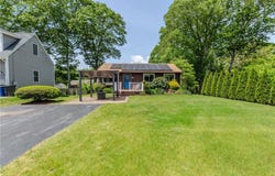 12 Twin Leaf Trail, Narragansett, RI 02874