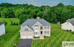 16 Stanley Drive, Monroe, NJ 08831