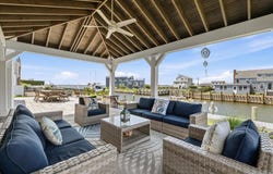 31 Shore Drive W, Copiague, NY 11726