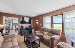 9332 Skyline Dr, Allenton, WI 53002