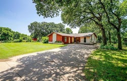 302 S Fox Lane, Burleson, TX 76028