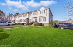 16 Grassmere Street, Lakewood, NJ 08701