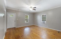 75 W Liveoak Street, Durant, OK 74701