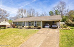 20 Grandview Drive, Jackson, TN 38305