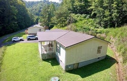 362 Pauley Holw, Forest Hills, KY 41527