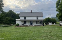 104 Hereford St, Tellico Plains, TN 37385