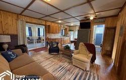 1410 E Ridge Drive, Brooklyn, IA 52211