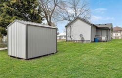 11 E 23rd Street, Higginsville, MO 64037