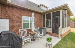 986 Meadow Walk Lane, Lenoir City, TN 37772