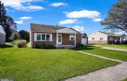 180 DEWEY Street, MOUNT WOLF, PA 17347