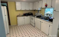 3036 Holly Hill Road, Hendersonville, NC 28792