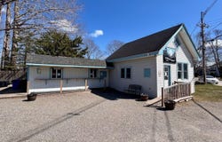 6 Naskeag Road, Brooklin, ME 04616