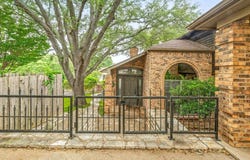 4904 Fairway Place Court, Granbury, TX 76049