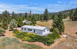 23 Woodland Dr, Garden Valley, ID 83622