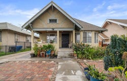 1320 W 50th Street, Los Angeles, CA 90037
