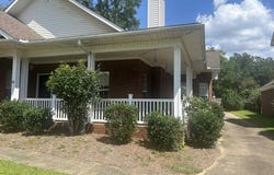 102 Robertson Ct, Enterprise, AL 36330