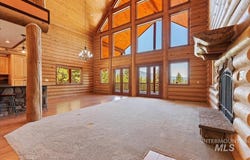 44 Crosstimber Loop, Garden Valley, ID 83622