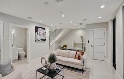 207 NE 13th Ave, Fort Lauderdale, FL 33301