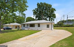 1902 Mural Circle, Morrow, GA 30260