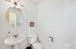 711 Falls View Dr, Twin Falls, ID 83301