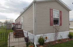 17528 Cedar Grove, Brownstown, MI 48174