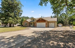 523 E Forks Circle, Cave Junction, OR 97523