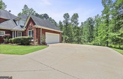 643 Old Greenville, Fayetteville, GA 30215