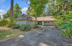 18855 SE RIVER RD, Milwaukie, OR 97267