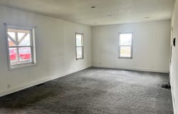250 E RAILROAD Street, Roseville, IL 61473