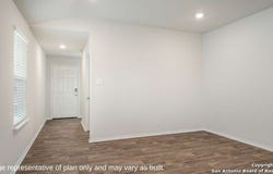108 Middle Green Loop, Floresville, TX 78114