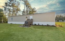 138 Maple Ave, Wewahitchka, FL 32465