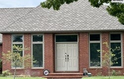 3306 Thunderbird Dr, Hutchinson, KS 67502-9227