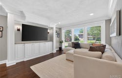 4 Delcrest Court, University City, MO 63124