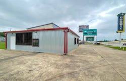 303 N Service Road, Calera, OK 74730