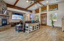 2737 Skyhawk Drive, Overgaard, AZ 85933