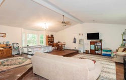 8422 Robinwood Dr, Mabelvale, AR 72103