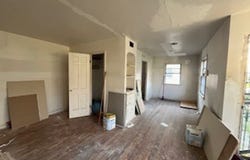 2028 N Green Road, Cleveland, OH 44121