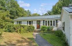 205 River Road, Bowdoinham, ME 04008