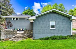 3212 Five Oaks Pl, Louisville, KY 40207