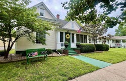 212 E 3RD Street, Metropolis, IL 62960
