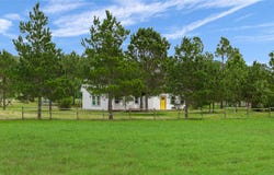 245 Country Ln, McDade, TX 78650