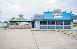 1407 W MAIN Street, Salem, IL 62881