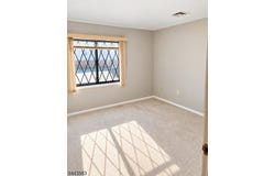 846 Riverside Ave, Lyndhurst Twp., NJ 07071-3333